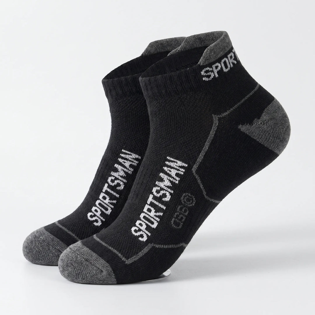 Running & gym men's low-cut ankle socks, breathable and cushioned for ultimate athletic performance.