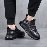 High-performance men's air cushion sneakers, delivering superior comfort for active days and long walks.