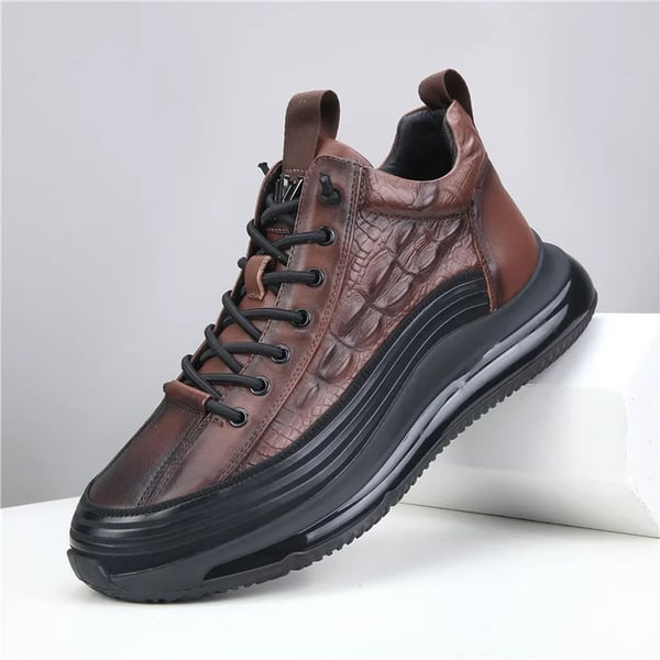 Comfortable men's walking shoes featuring air cushion technology for exceptional all-day wear.