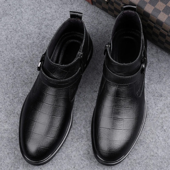 Refined dark brown full-grain leather men's boots. A sophisticated choice for modern men.