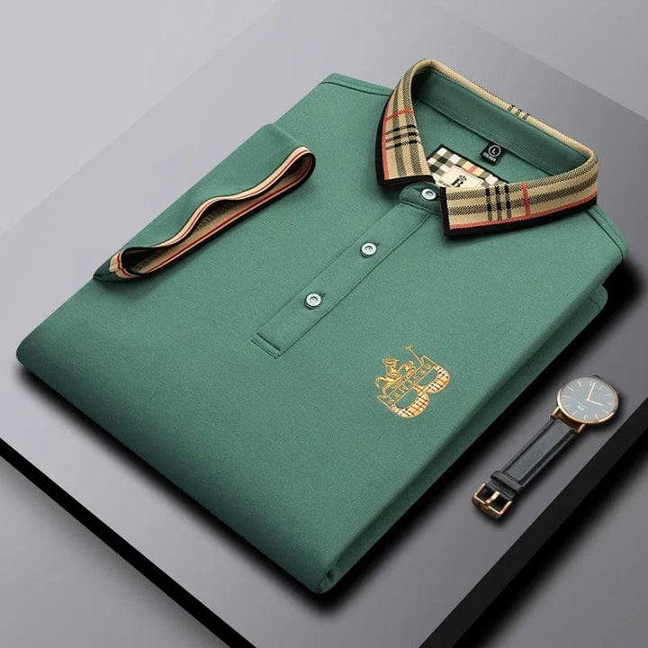 Casual men's short-sleeve polo shirt. Comfortable regular fit with stylish embroidered detail for everyday wear.