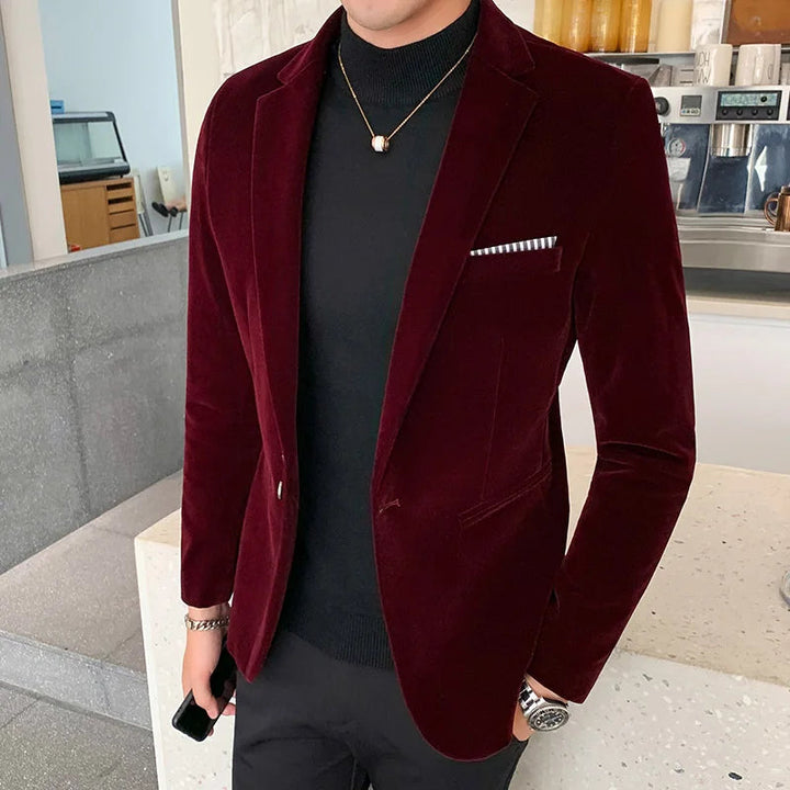 Elegant men's midnight blue tailored blazer, a sophisticated dinner jacket for formal evening events.