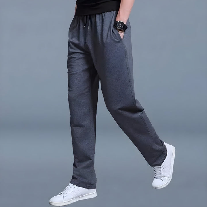 Versatile men's Mikael jogging trousers. Comfy casual pants & relaxed fit activewear for various activities.