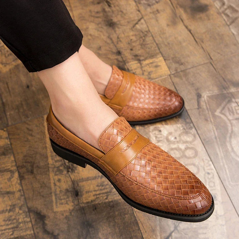 Elegant men's footwear: Milano woven loafers in a classic style, providing ultimate comfort and sophistication.