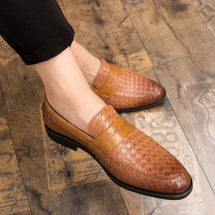 Elegant men's footwear: Milano woven loafers in a classic style, providing ultimate comfort and sophistication.