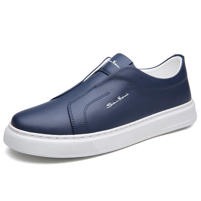 Versatile men's minimalist slip-on shoes. Stylish and comfortable for modern casual wear.