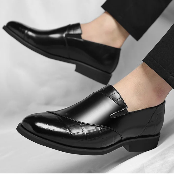 Classic men's slip-on loafers with a modern twist, perfect for elegant & comfortable urban style.