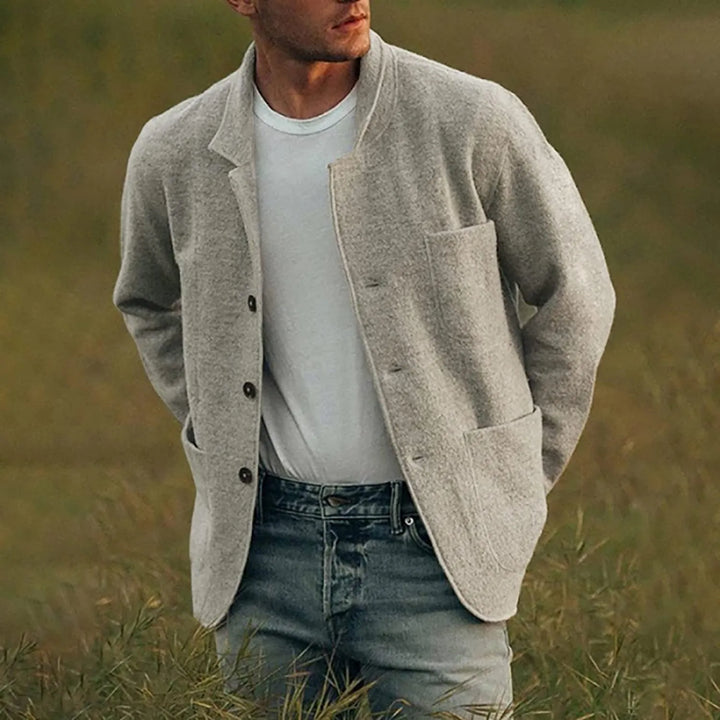 Men's modern casual blazer, versatile for everyday wear. Perfect smart casual jacket.