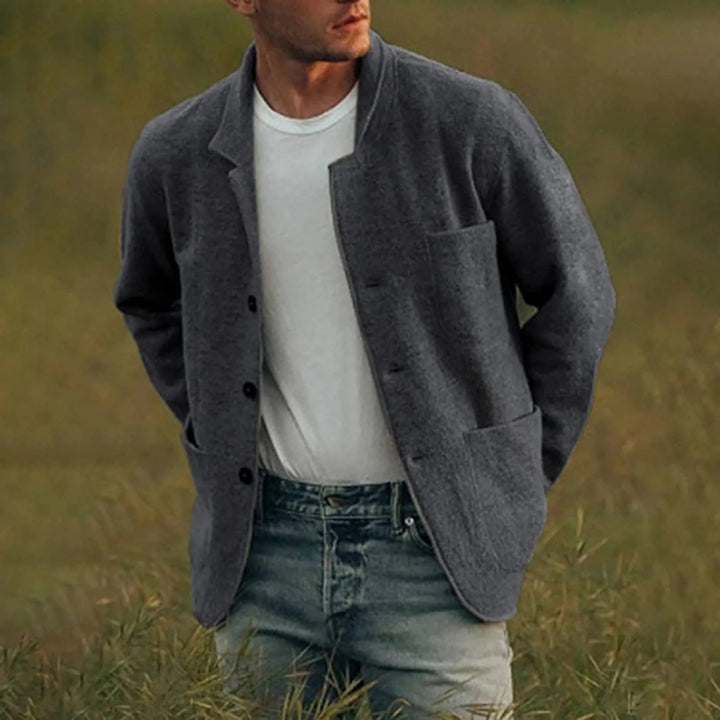 Stylish men's regular fit blazer for spring & autumn fashion. An essential casual jacket.
