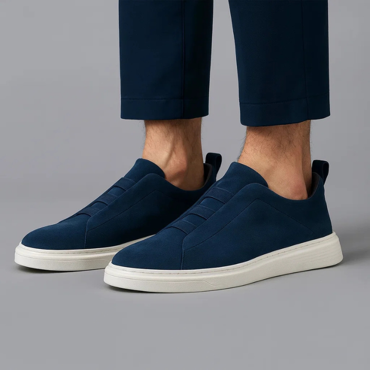 Essential men's modern classic lace-up sneakers, durable casual shoes for comfortable everyday fashion.