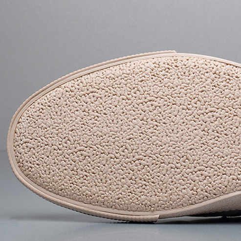 Stylish and lightweight men's casual slip-on shoes, providing excellent comfort for everyday wear.