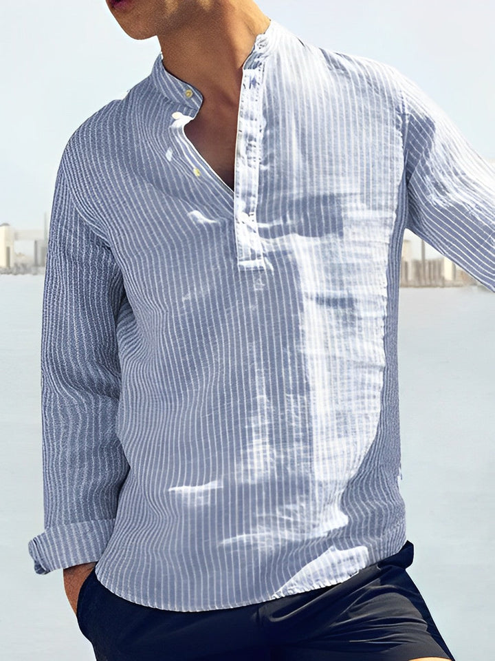 Men's modern fit casual cotton blend short sleeve button-up shirt in blue