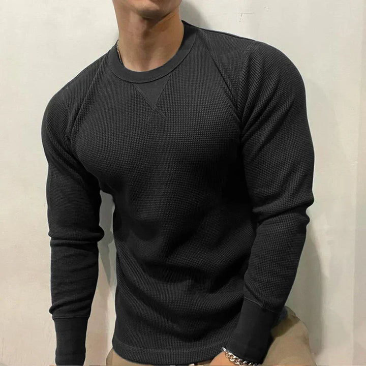 Stylish men's muscle fit autumn sweater, comfortable long sleeve pullover for a casual yet refined look.