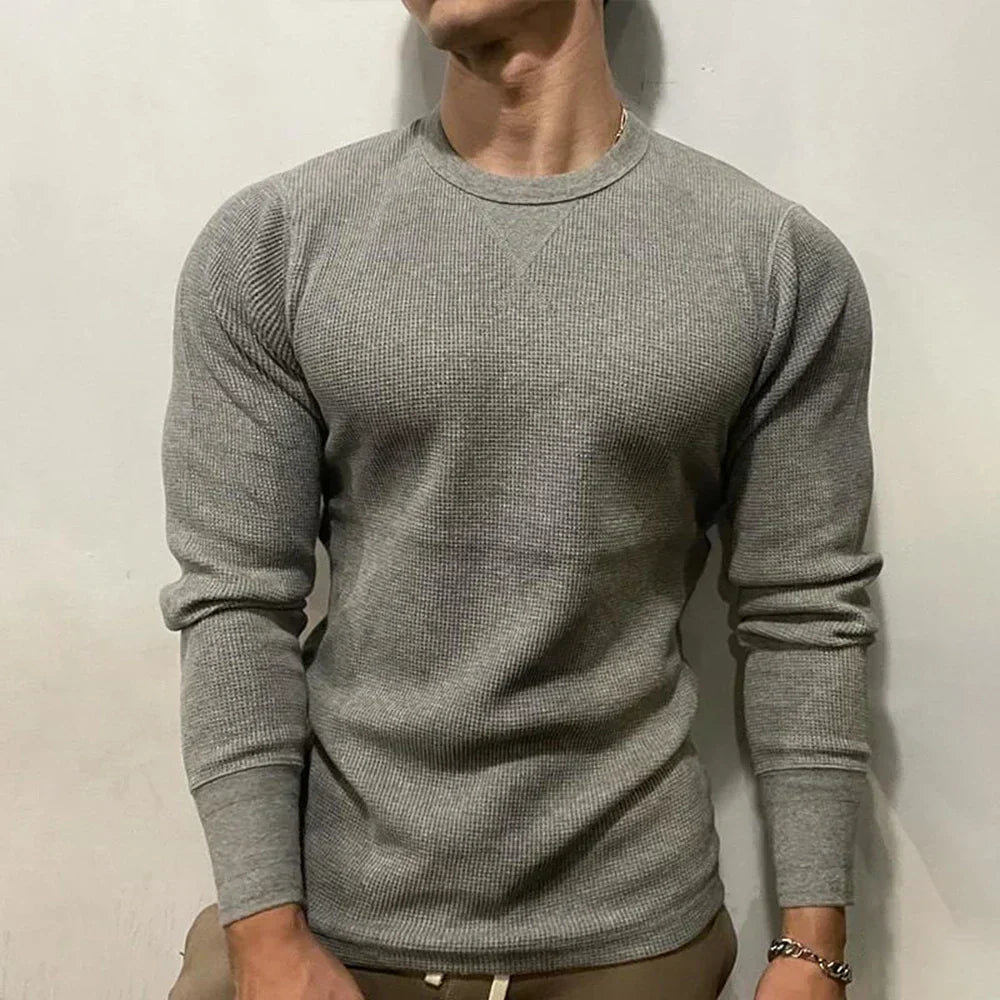 Cozy men's fall muscle fit pullover, tailored slim fit sweater for autumn fashion and everyday comfort.