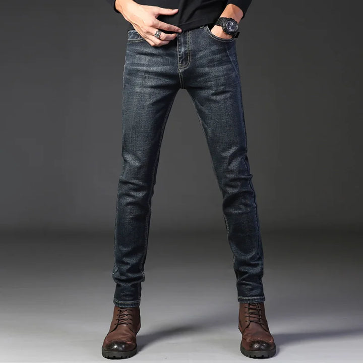 Men's modern slim fit jeans, perfect for a sleek, contemporary casual look and everyday wear.