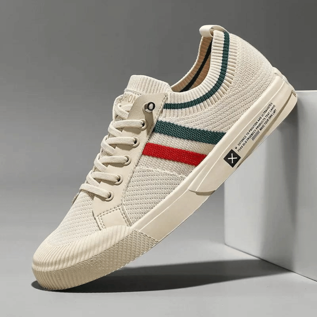 Men's modern street runner sneakers in black and white, perfect for athletic, casual, and street style footwear.
