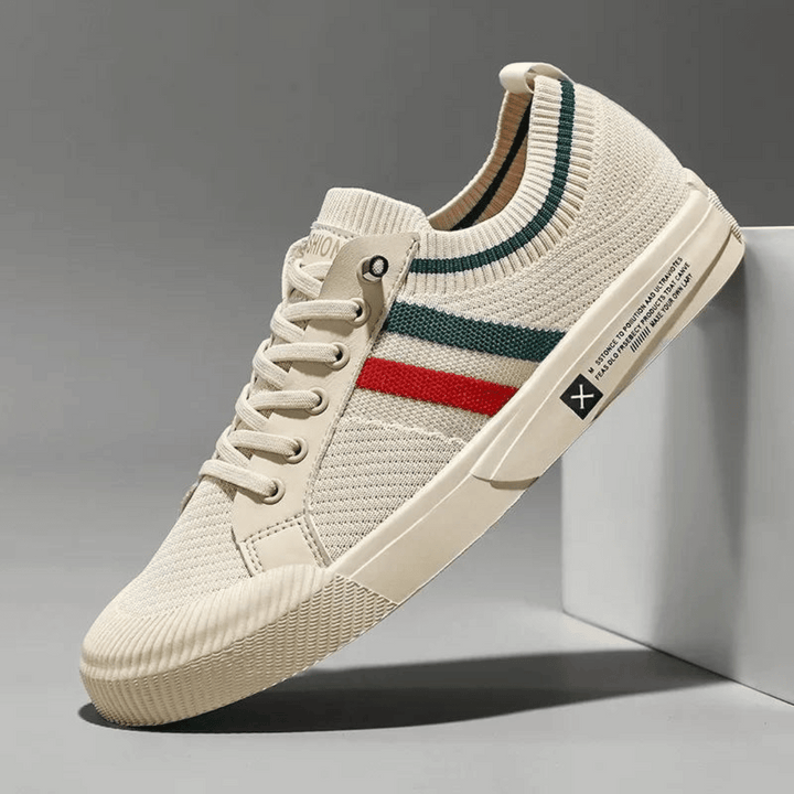 Men's modern street runner sneakers in black and white, perfect for athletic, casual, and street style footwear.