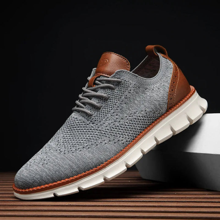 Men's Monac athletic sneakers, lightweight and comfortable for walking, featuring a modern, sophisticated design.