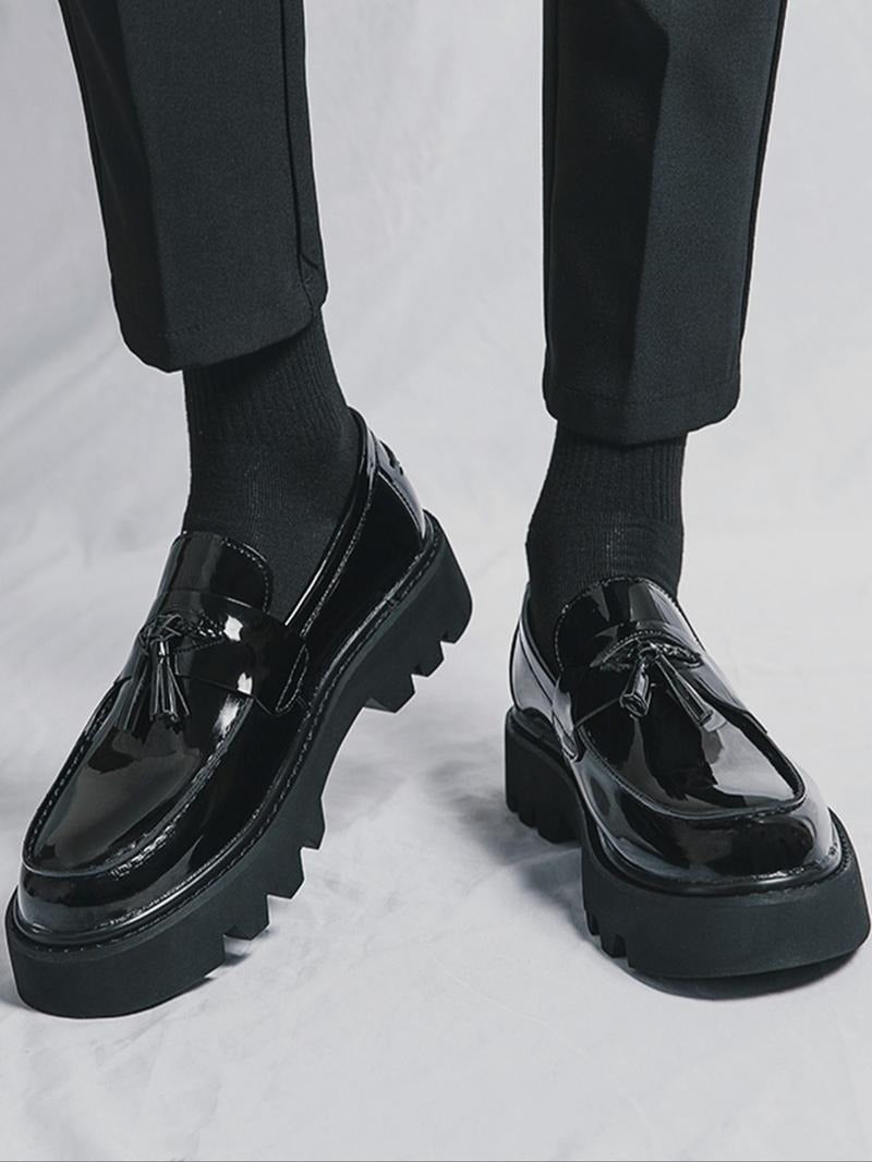Sophisticated men's slip-on tassel loafers, Montepulciano design for elegant fashion & comfortable everyday footwear.