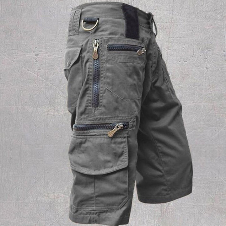 Versatile men's cargo shorts with multiple pockets, perfect for casual summer wear & outdoor activities.
