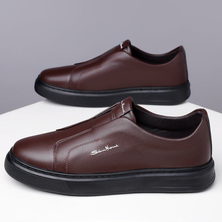 Close-up of breathable fabric on men's Shoreline slip-on casual sneakers, ensuring comfort.