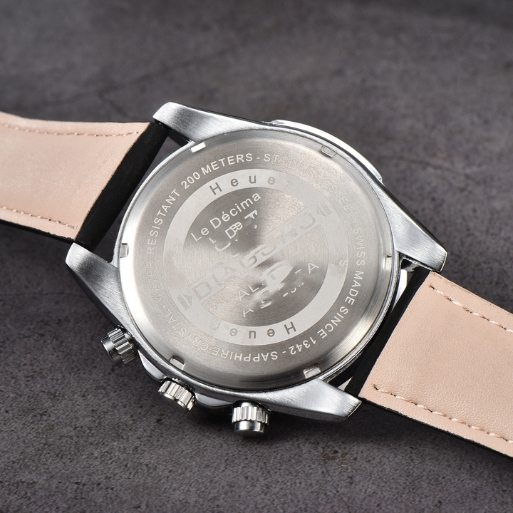 Nexus Chrono men's watch, date display, elegant leather strap, a perfect men's accessory.