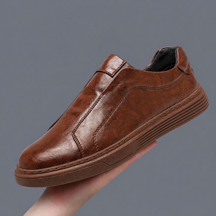 Black Noble Italiana men's casual sneakers. Sleek low-top comfort shoes for all-day urban wear.