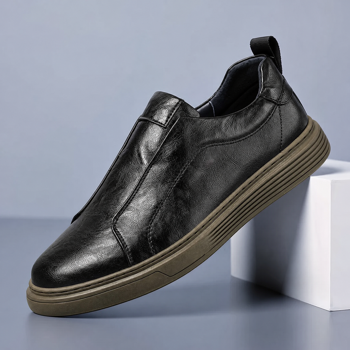 Men's Noble Italiana refined low-top sneakers. Modern casual shoes with loop lacing, perfect for everyday comfort.