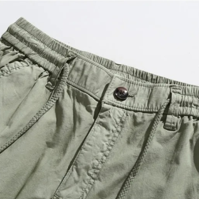Stylish men's summer shorts: Northbay cargo with durable fabric & comfortable stretch.