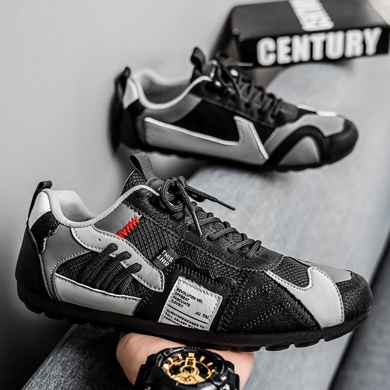 Urban exploration men's sneakers, with a utility design and athletic comfort.