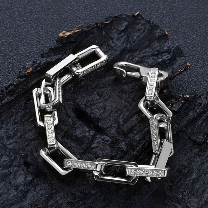 Elegant men's Orion chainlink bracelet, stainless steel & zirconia. A versatile accessory for modern style.