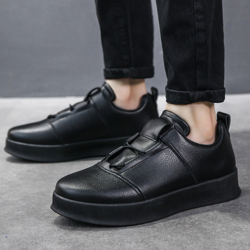 Pair of Orlando Men's Classic Comfort Sneakers, ready for everyday casual & walking adventures.
