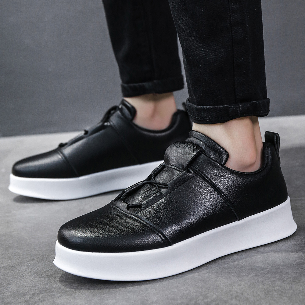 Top view of Orlando men's comfort walking shoes, classic design for everyday casual adventures.