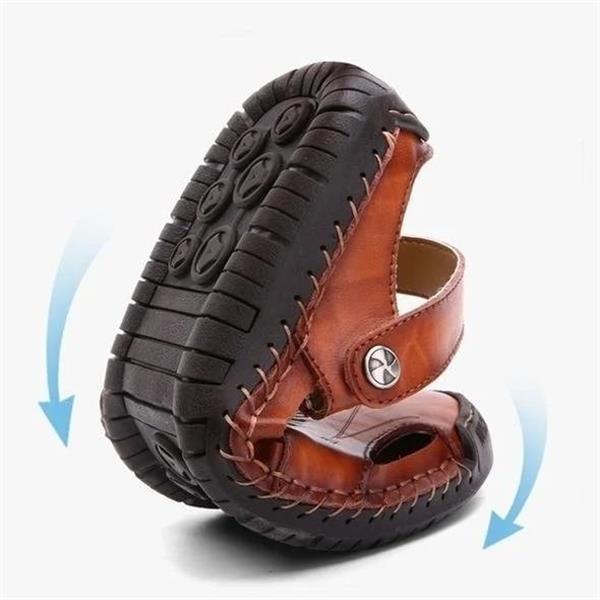 Stylish men's orthopedic footwear, perfect for casual summer days and extended walking comfort.