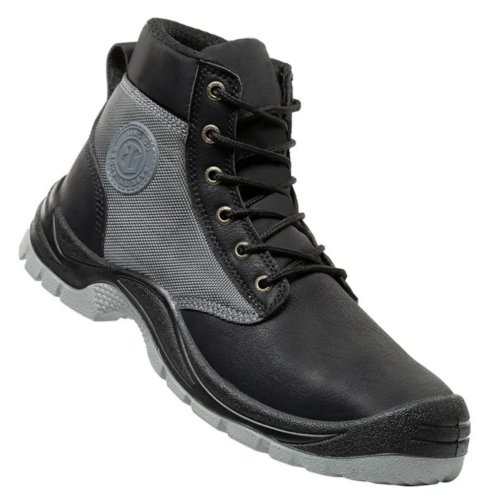 Practical men's work safety boots, offering slip resistance, steel toe protection, and orthopedic comfort.