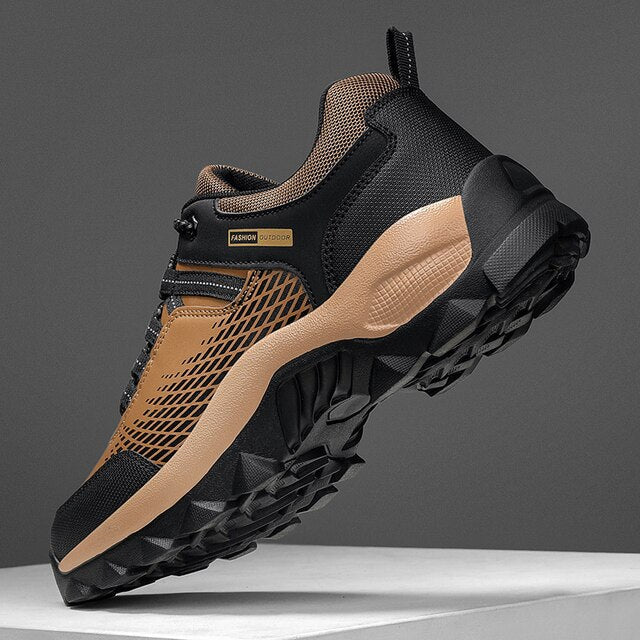 Men's outdoor comfort walking shoes with wide toe, perfect for trails. Features orthopedic support & slip-resistant sole.