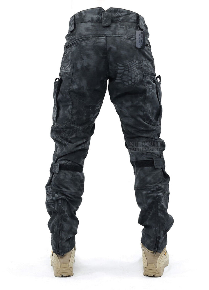 Mens Luis cargo pants in action, suitable for tactical outdoor activities and demanding work environments