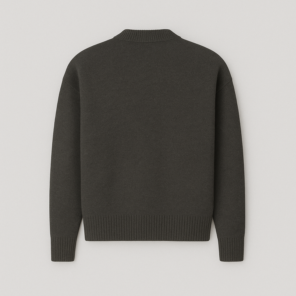 All-season men's oversized sweater, comfortable crew neck with a vibrant heart motif, offering relaxed casual fashion.