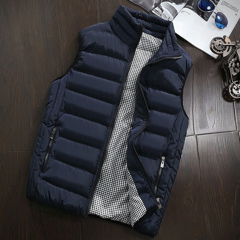 Men's casual water-repellent gilet vest, padded for warmth. Stand-up collar & lightweight for easy layering.