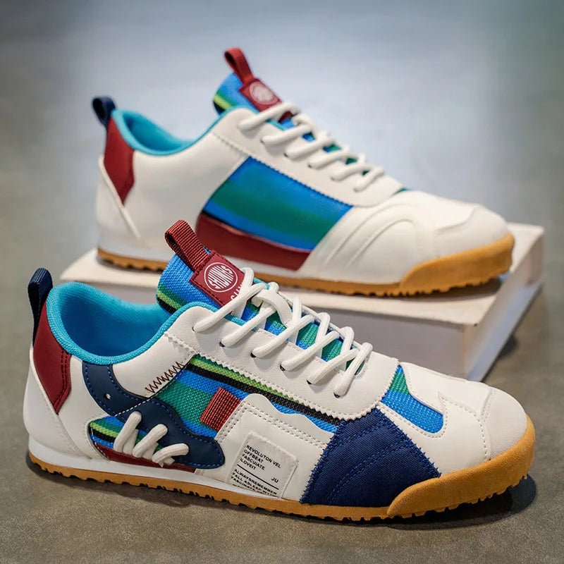 Versatile men's trail & street sneakers in a modern patchwork design, blending style & function.