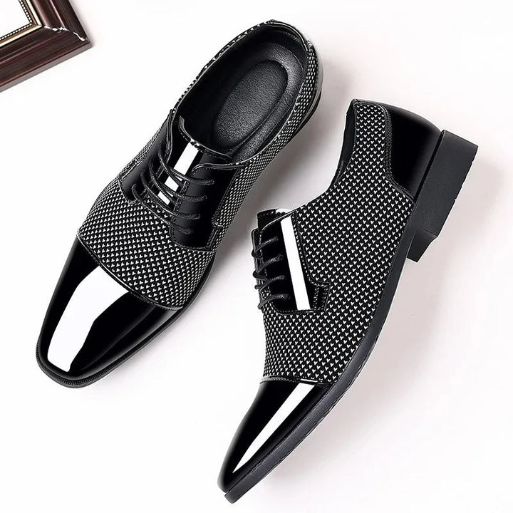 Formal men's patterned knit dress shoes, perfect for business or special occasions.