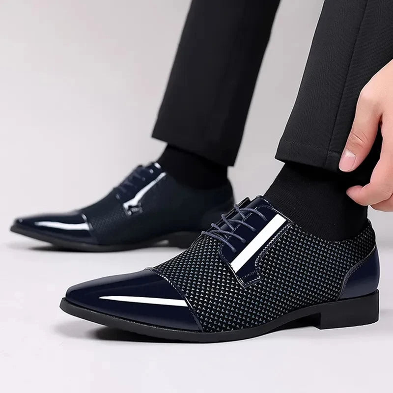 Fashionable men's knit oxford shoes, ideal dress footwear for business casual settings.