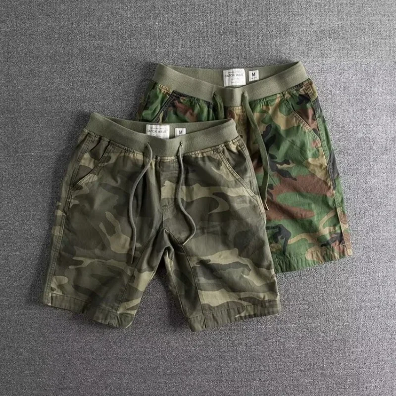 Stylish men's camo shorts, perfect for versatile everyday casual wear, gym, and outdoor activities.