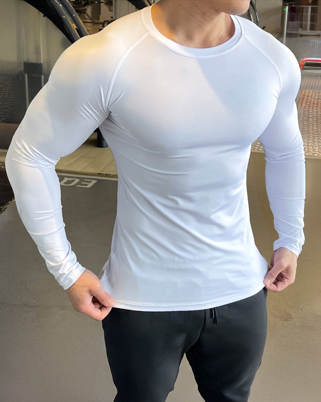 Men's Performance Long Sleeve, shoulder cut, quick-dry fabric, ideal for fitness.