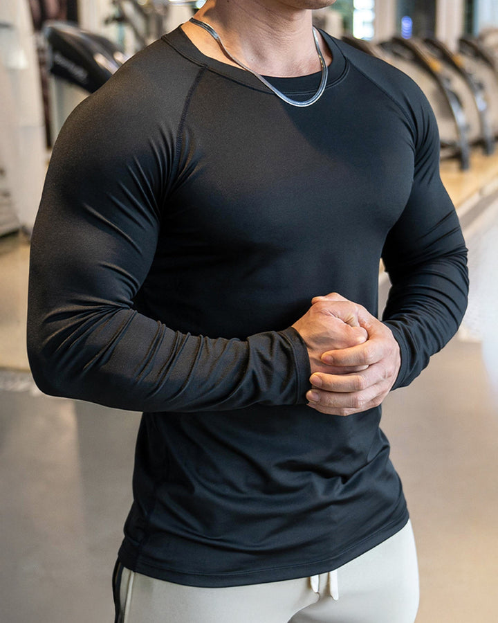 Men's Activewear Long Sleeve, performance fabric, shoulder cut for optimal training.