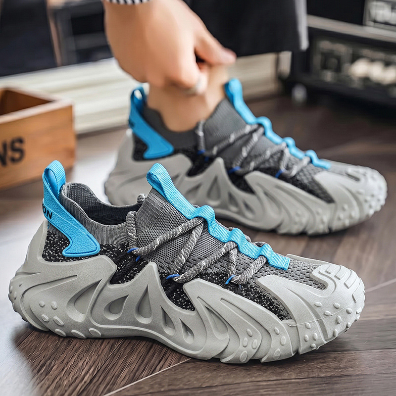 Comfortable men's sneakers, perfect for an active lifestyle, featuring modern tech design.