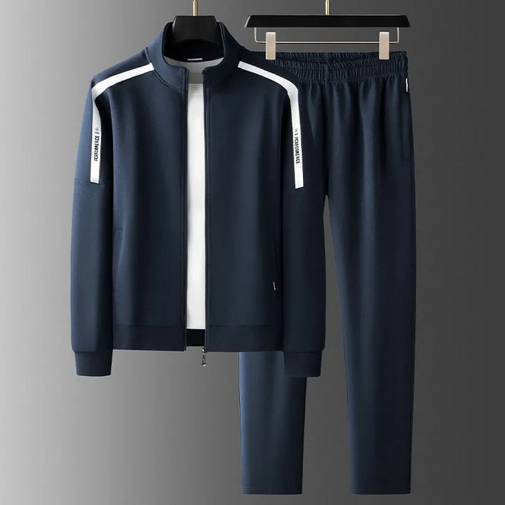 Men's performance tracksuit set in a sporty, tailored fit. Ideal for activewear, jogging, or a comfortable casual outfit.