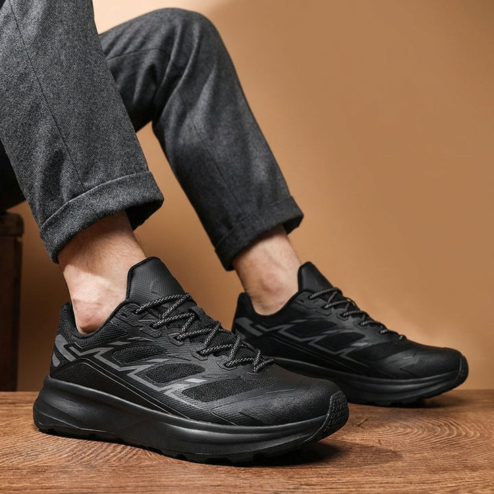 Breathable men's trail running shoes for comfort and performance, ideal for outdoor activities.
