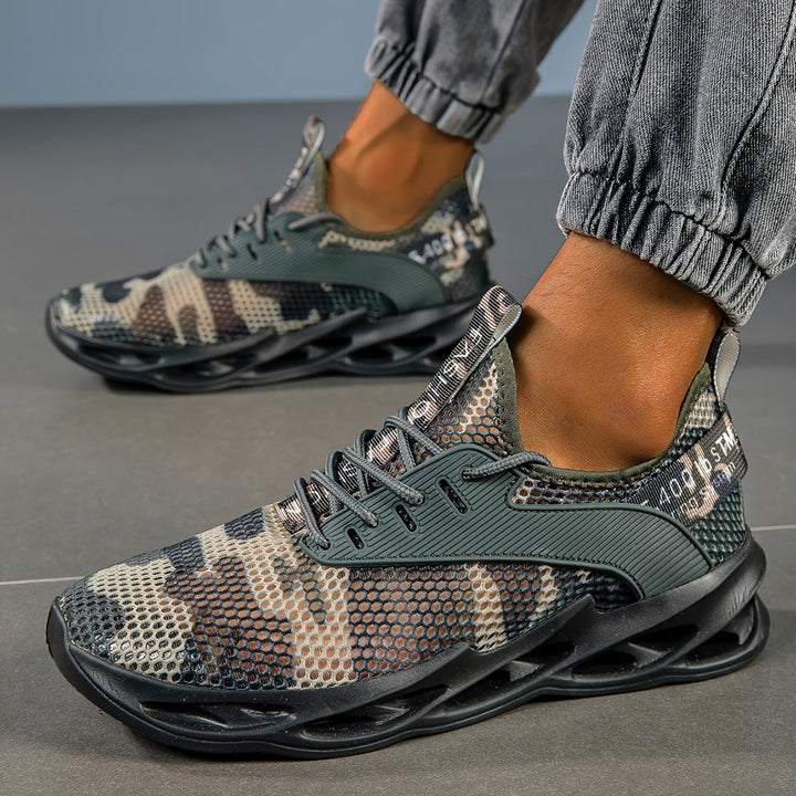 Lightweight men's Phantom Camo mesh trainers, breathable design for ultimate comfort while running.