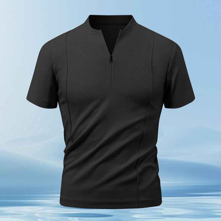 Active men's casual set in piqué knit, offering comfort and style with a practical zip collar.